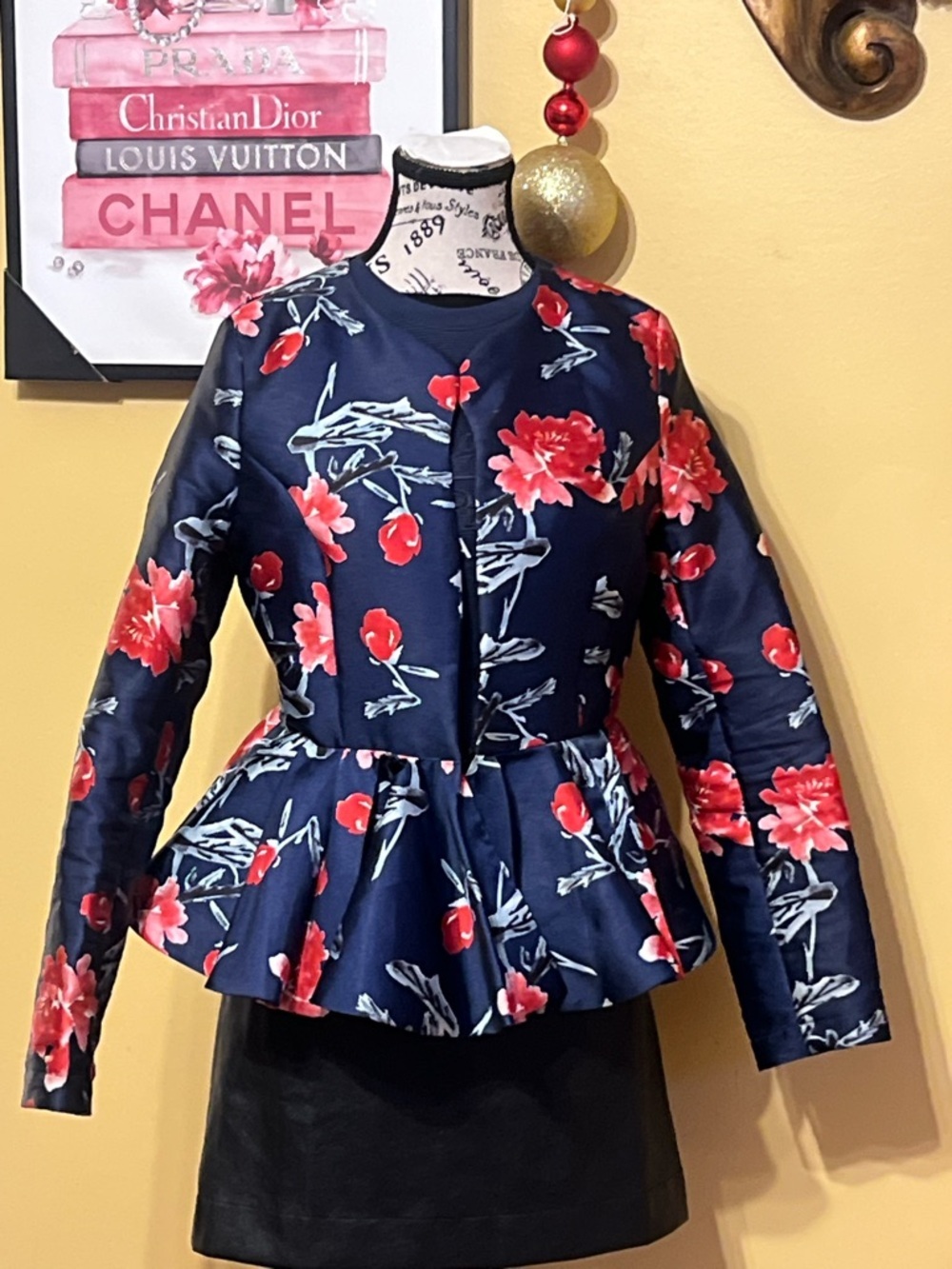 CQbyCQ Classic Navy Polyester Top or jacket size small